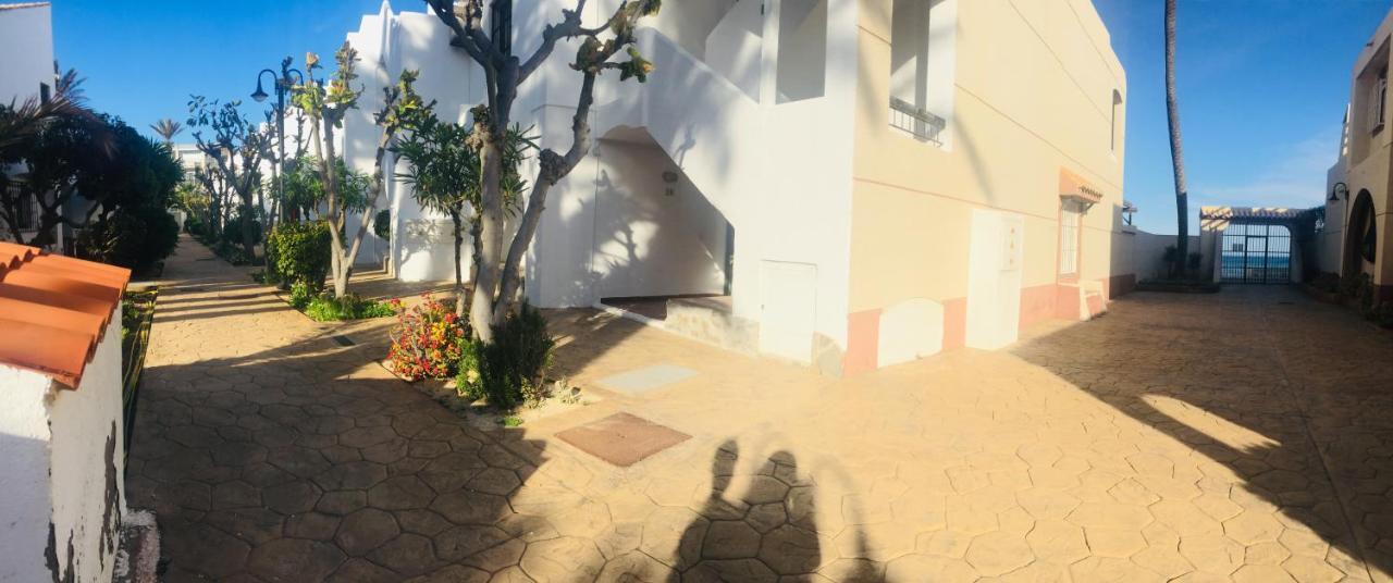 로쿠타스드마르 Preciosa Casita Junto Al Mar 빌라 외부 사진